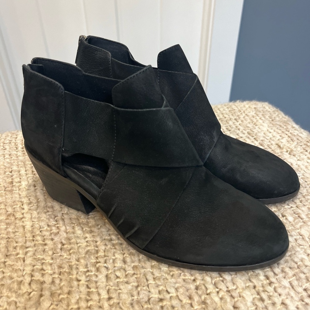 Eileen Fisher Womens Walt Cross Strap Bootie Cutout Sides Stacked‎ Black Size 9